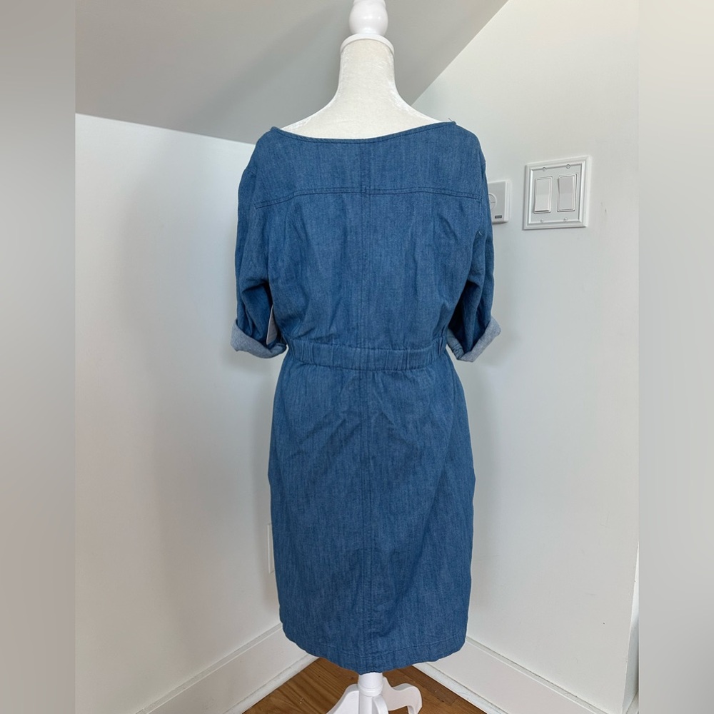 Ingrid & Isabelle mid length denim maternity dress NWT
